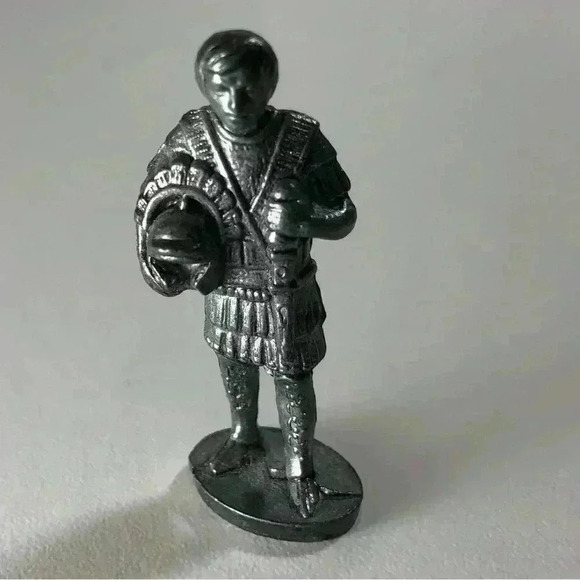 Tiny replica Roman  military figurines circa 50 AD. 1/4” tall, zinc alloy - Picture 8 of 14